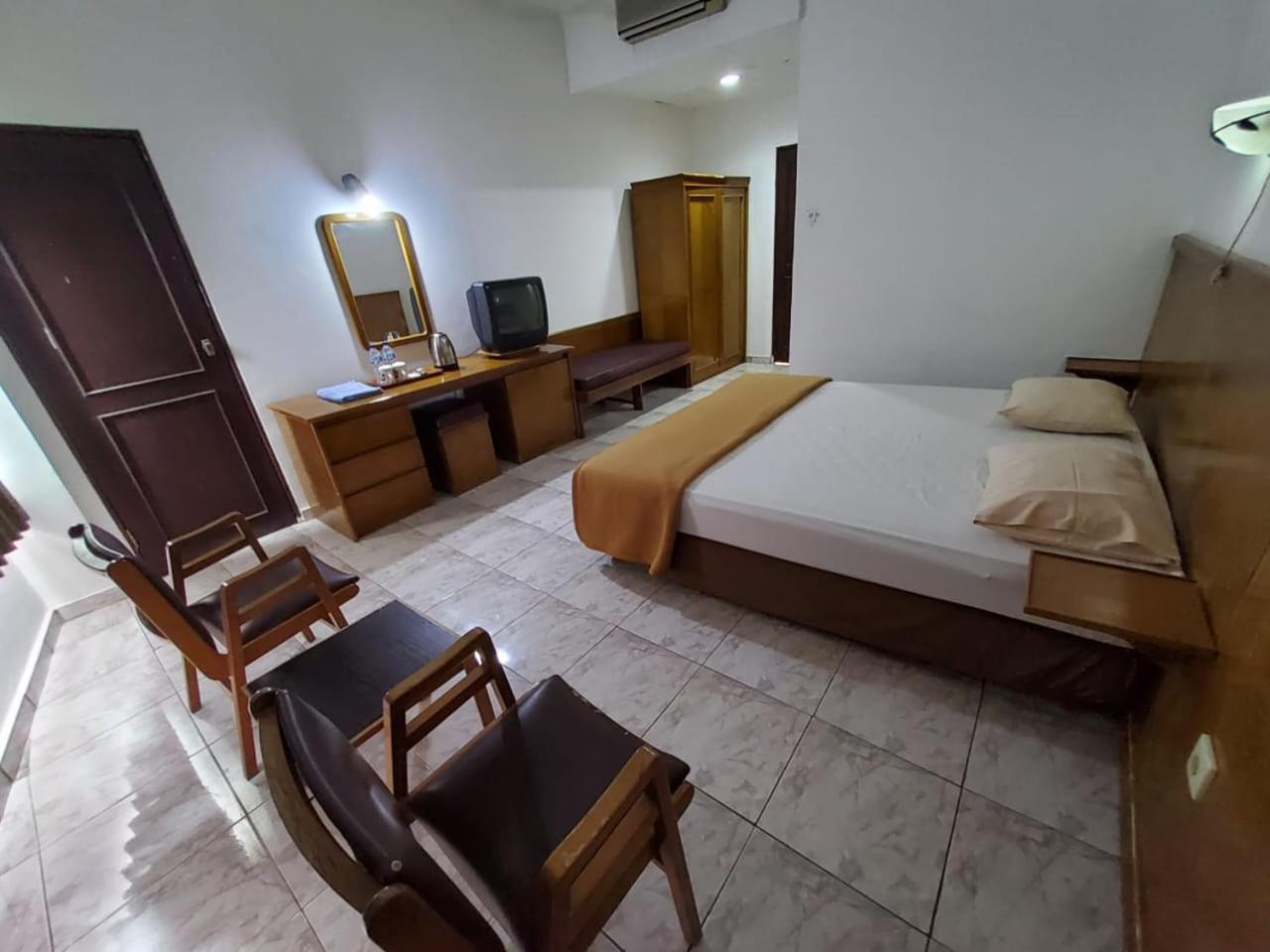 Hotel Kumala Samudra Cikakak Exteriér fotografie