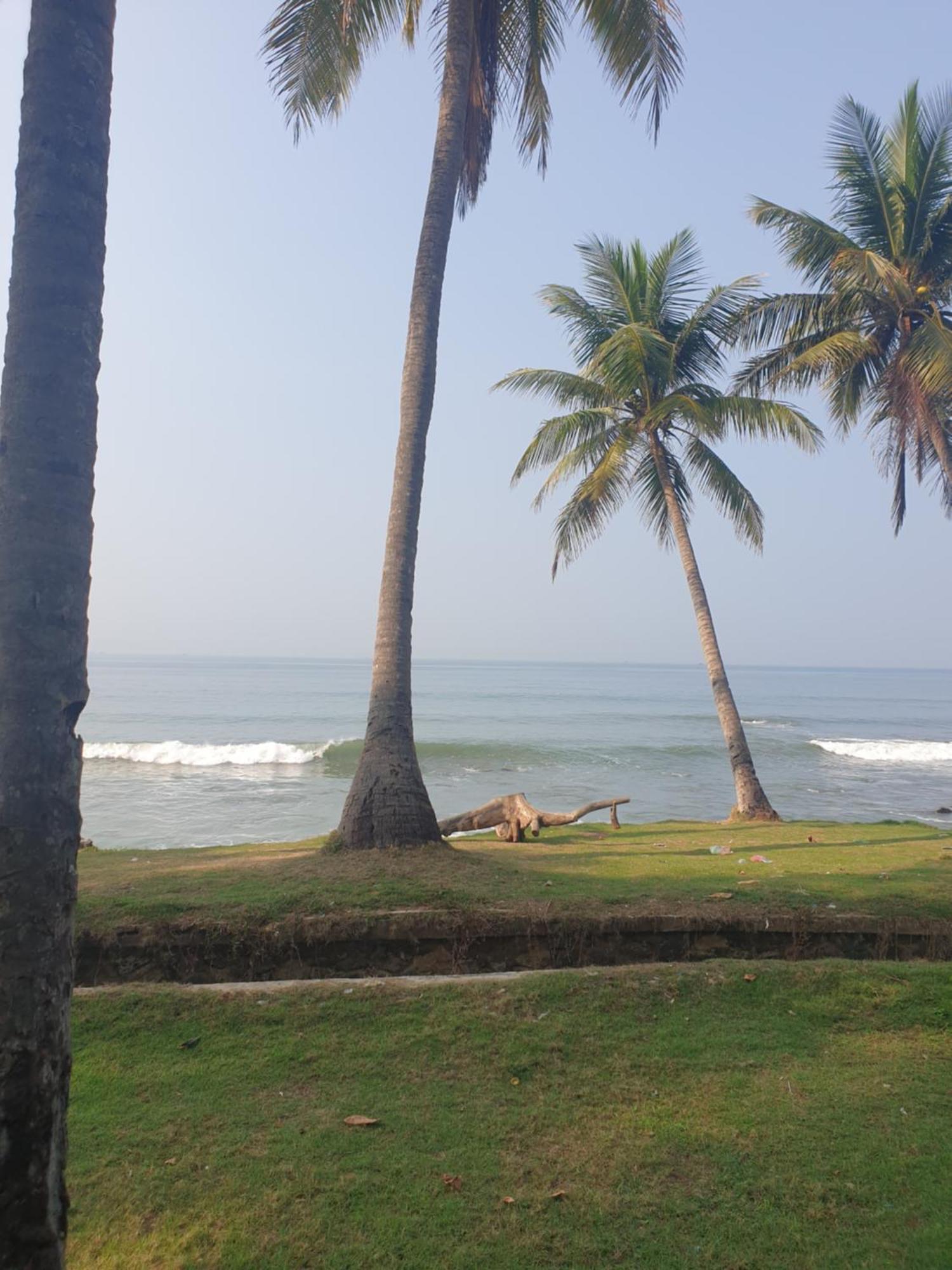 Hotel Kumala Samudra Cikakak Exteriér fotografie