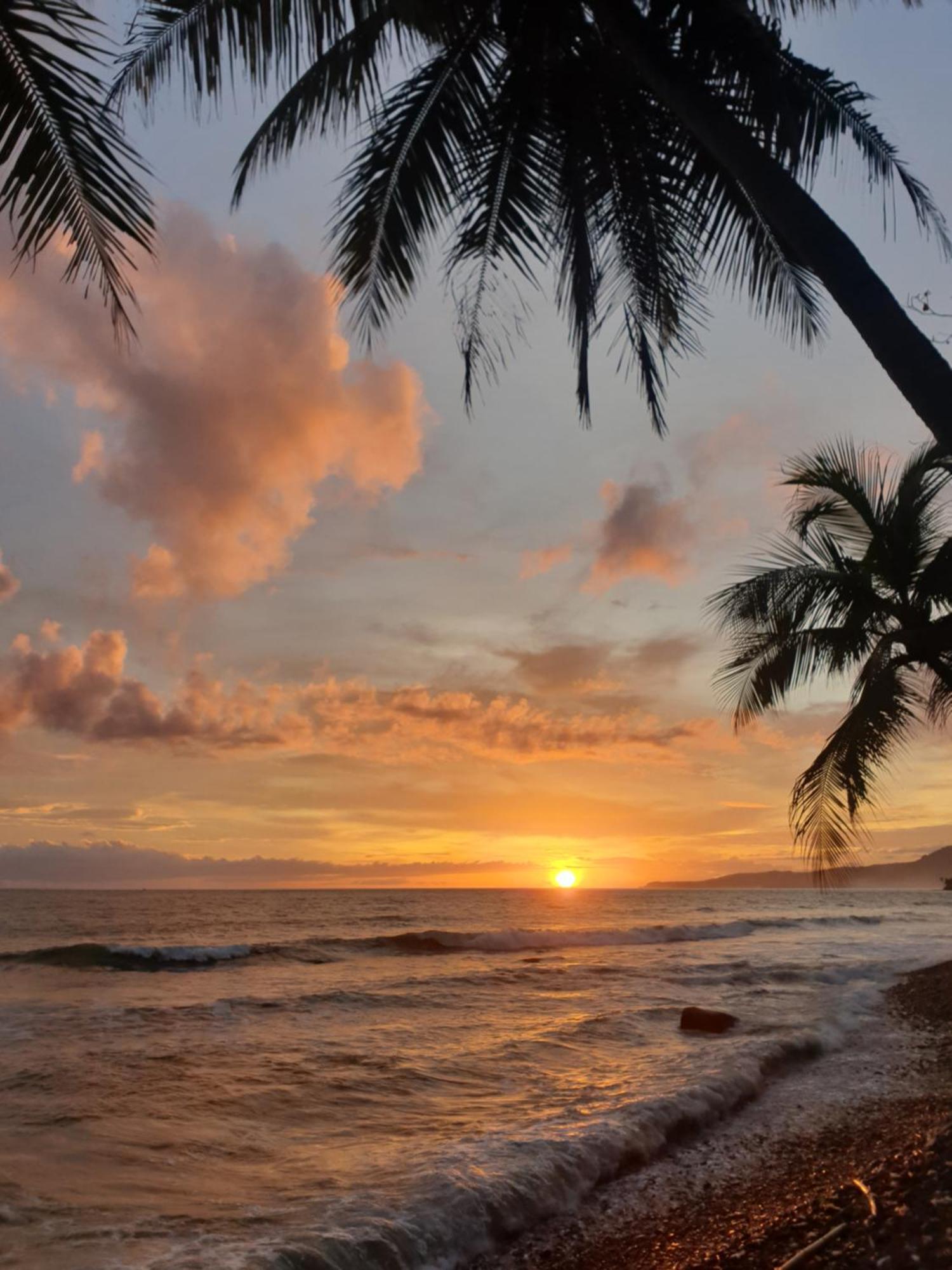 Hotel Kumala Samudra Cikakak Exteriér fotografie