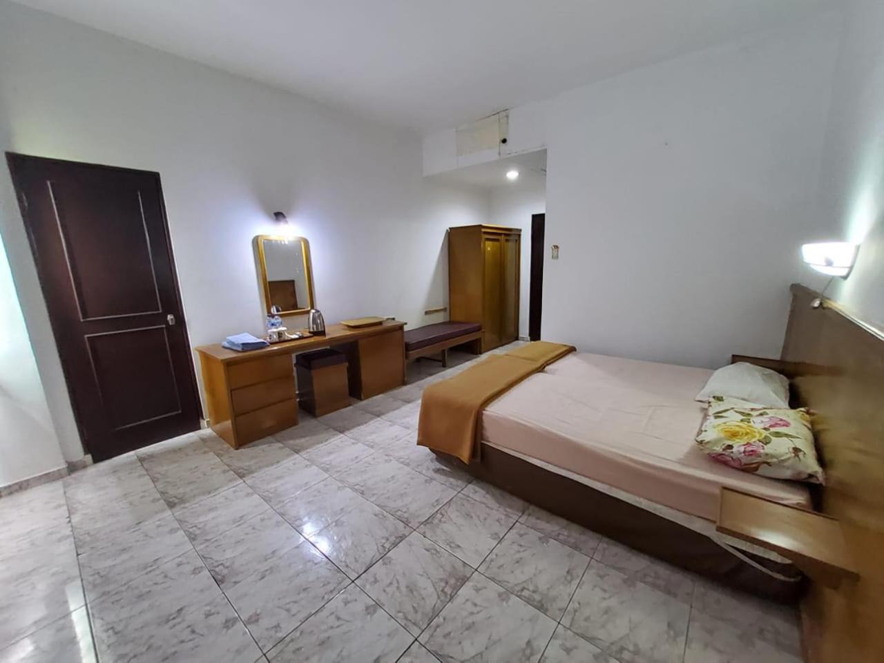 Hotel Kumala Samudra Cikakak Exteriér fotografie