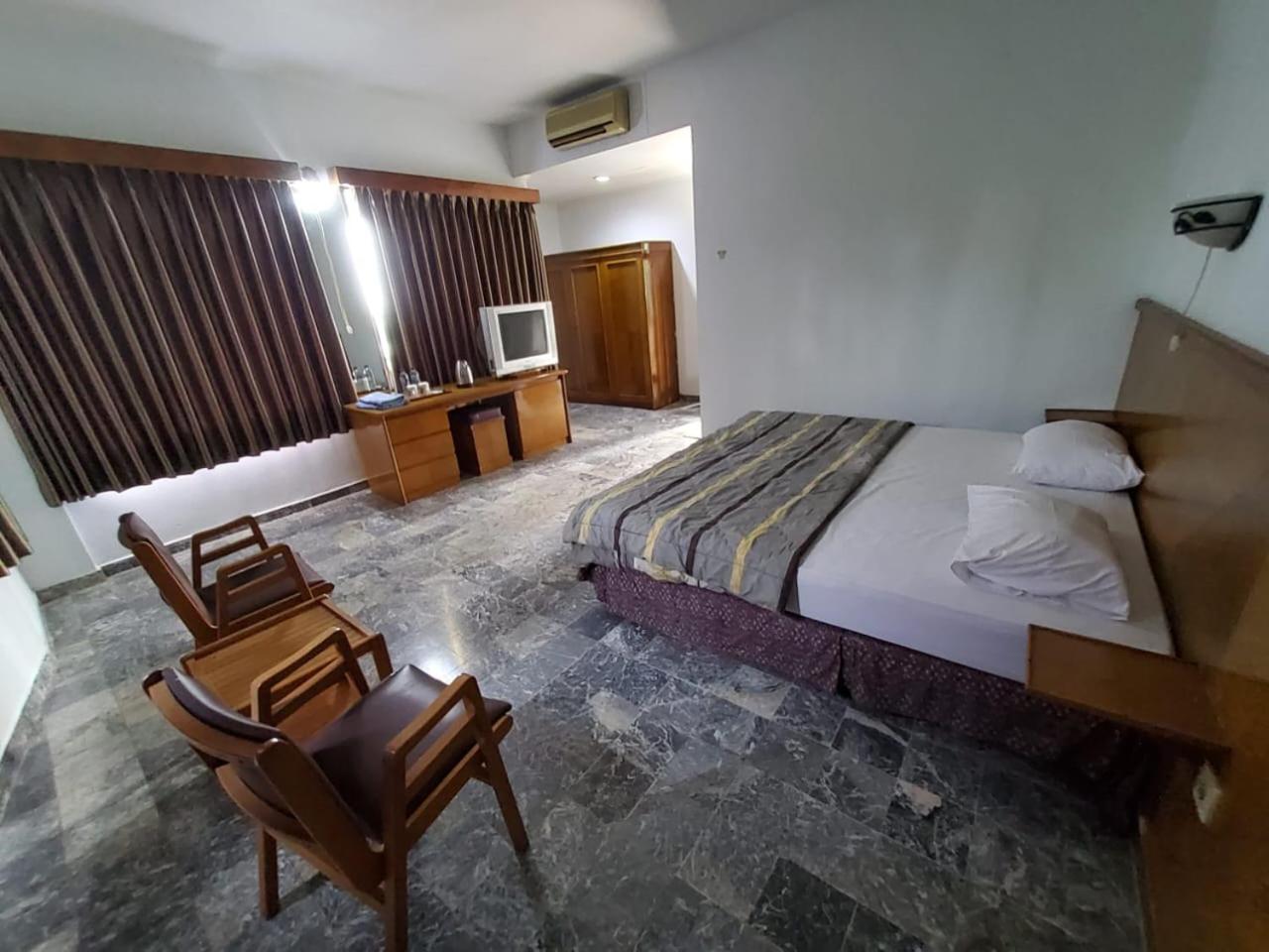 Hotel Kumala Samudra Cikakak Exteriér fotografie