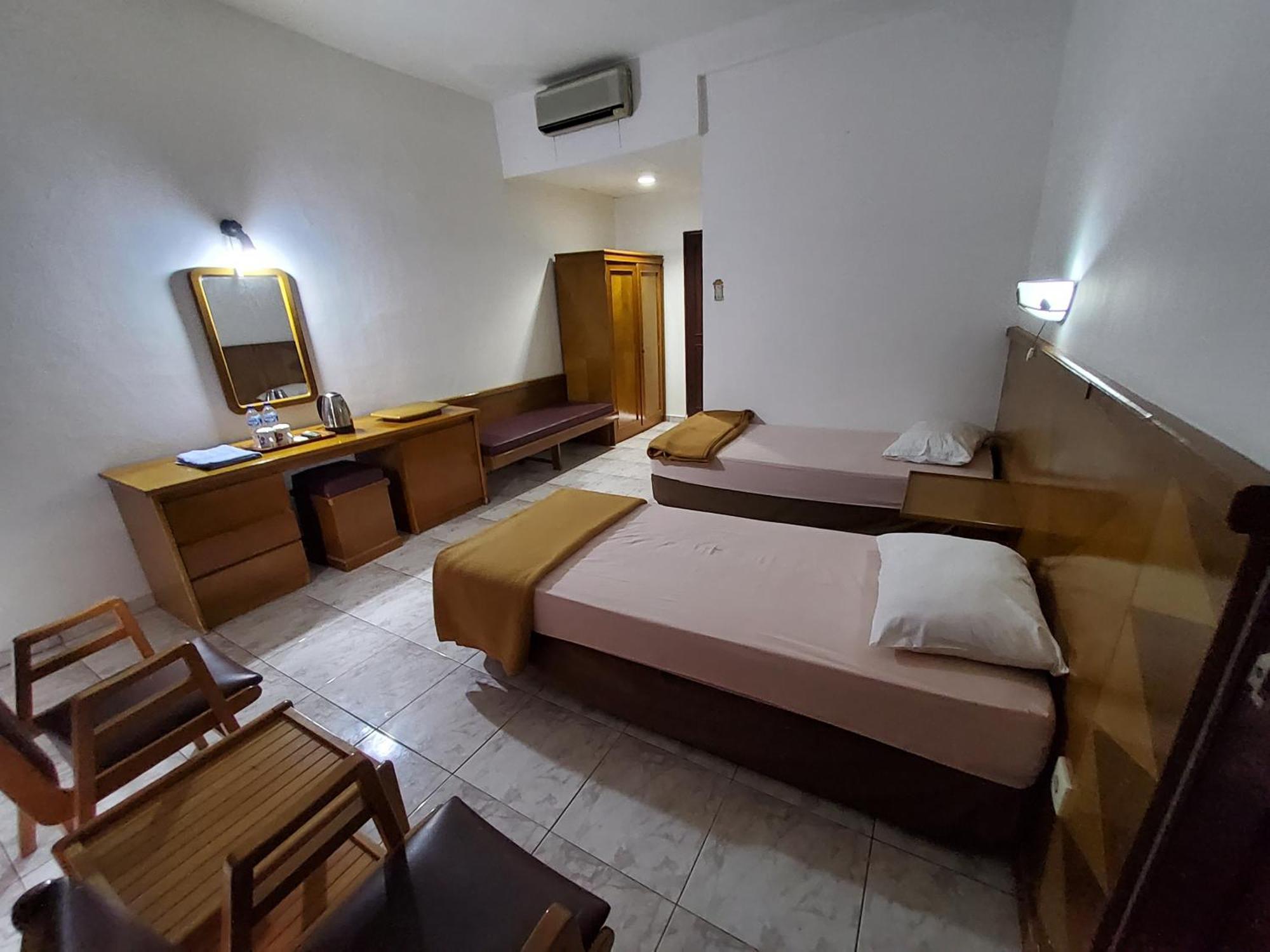 Hotel Kumala Samudra Cikakak Exteriér fotografie